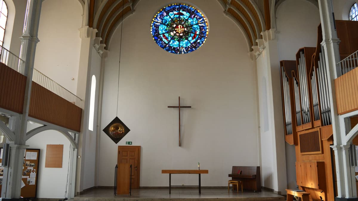 Kirche Kempkenstraße – Innenansicht