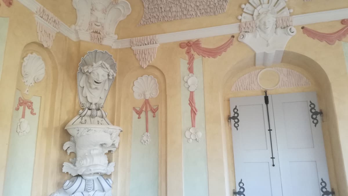 Grottenpavillon nach der Restaurierung 2022