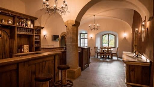 Restaurant mit hist. Gewölbe