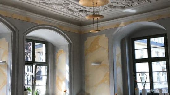 Frühstücksaal mit originaler Stuckdecke
