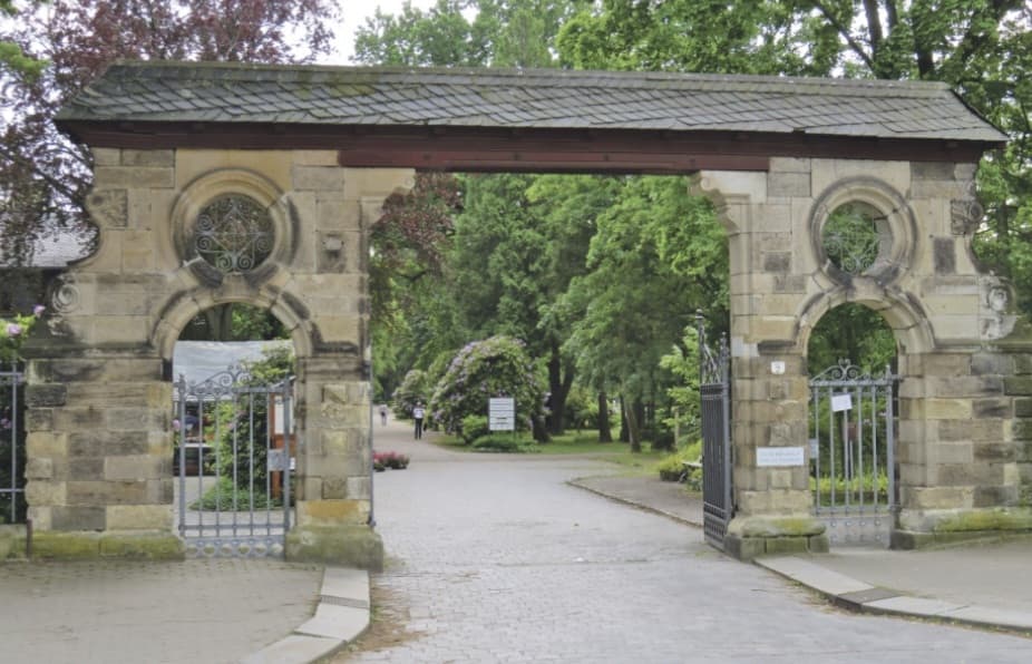 Friedhofseingangsportal