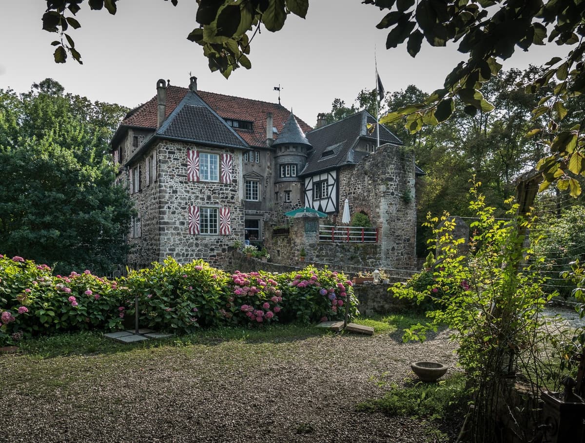 Burg Lede