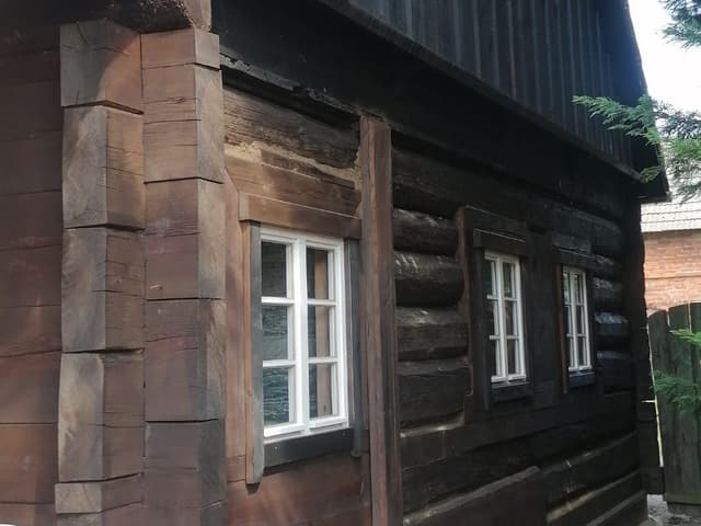 Schrotholzhaus