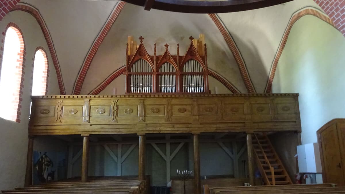 Orgel auf der Empore