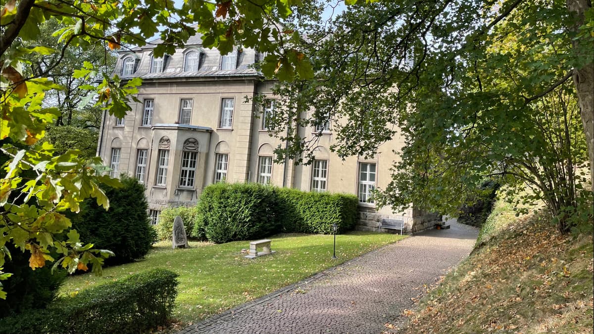 Villa Weilbach Seitenansicht 1 2023