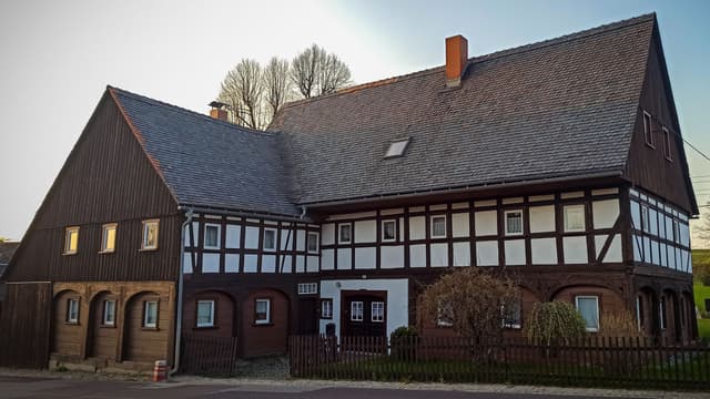 Umgebindehaus mit zwei Blockstuben