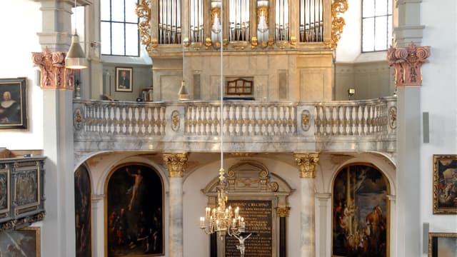 Ev. Luth. Pfarrkirche-Hl.-Kreuz