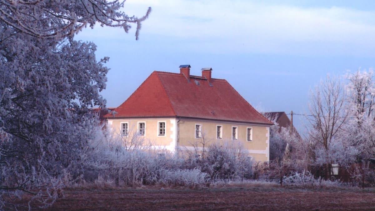 Gutshaus Caule im November, Südostseite