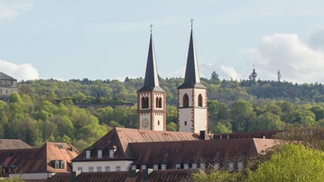 Don Bosco Kirche mit angrenzenden Gebäuden der Caritas Don Bosco gGmbH