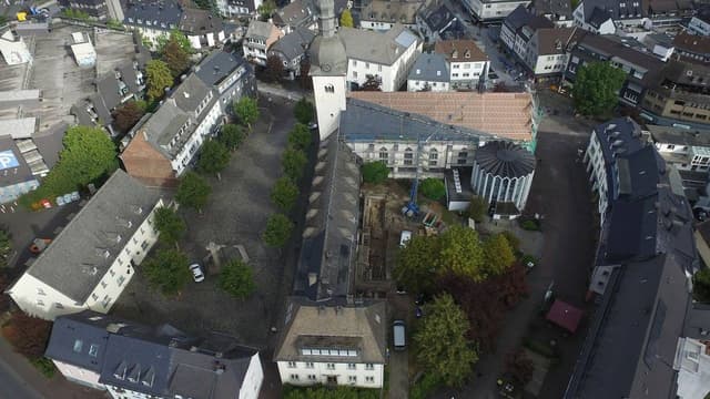 Ehem. Stifts- und heutige Pfarrkirche St. Walburga