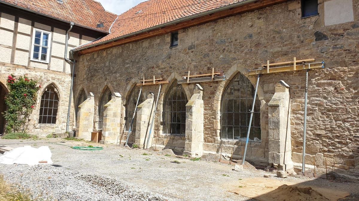 Mauersanierung im Kreuzhof