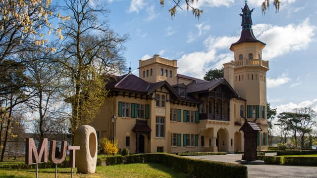 Schloss Hubertushöhe