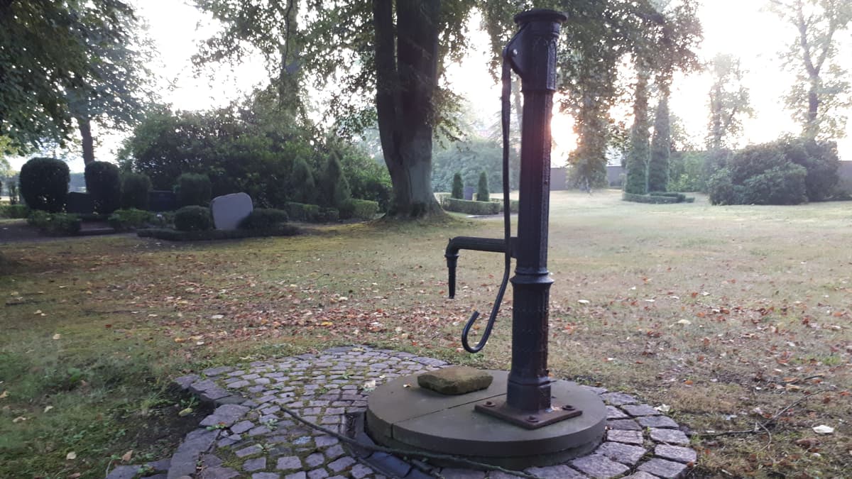 Wasserpumpe Alter Friedhof