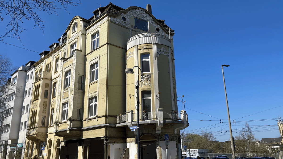 Kaiserstraße 128 während der Sanierungsarbeiten