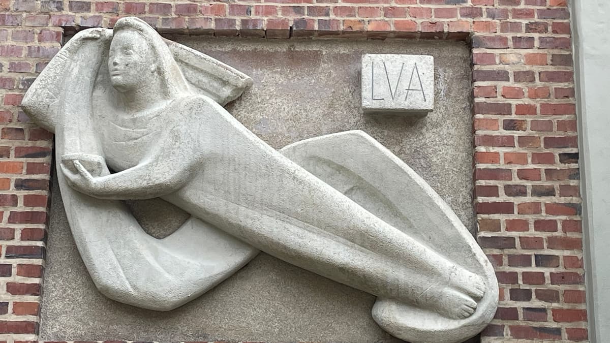 LVA, Relief von Theo Siegle