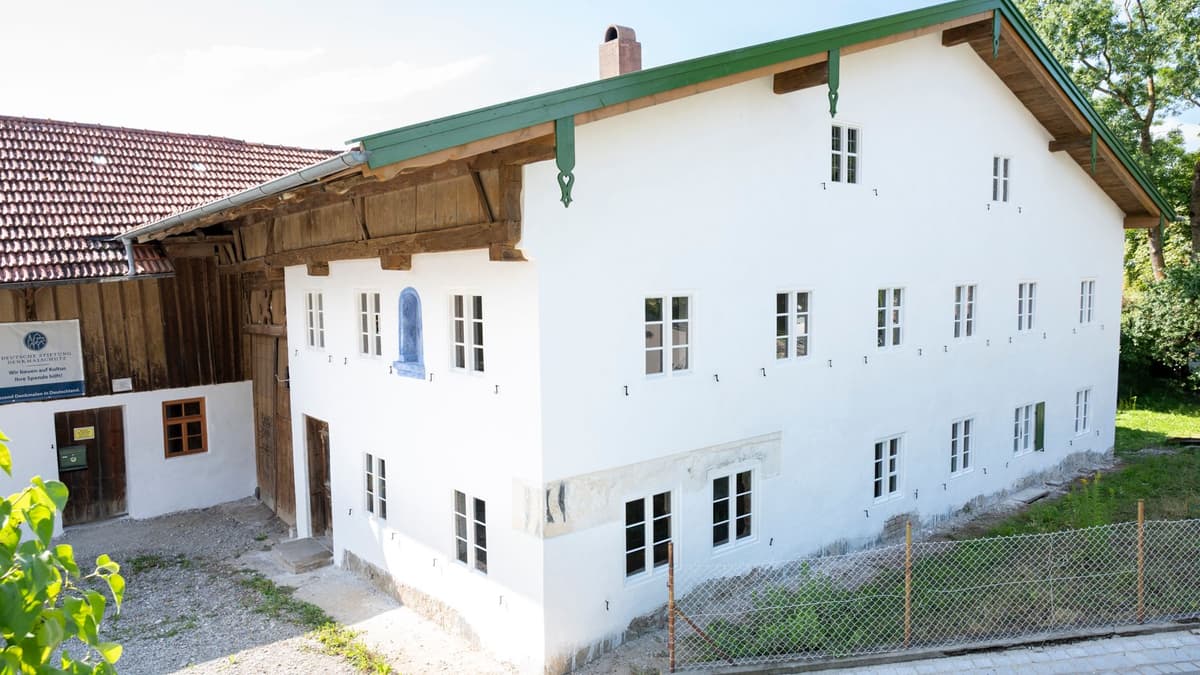 Putzflächen und Fenster restauriert