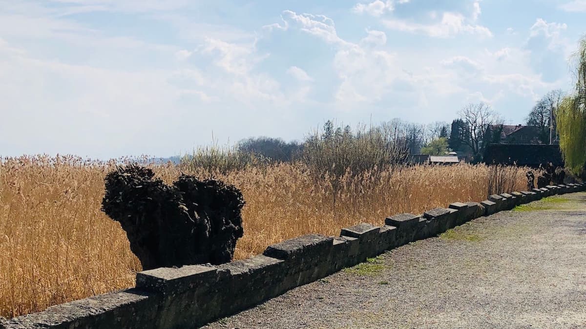 Ufermauer im Art-Deco-Stil