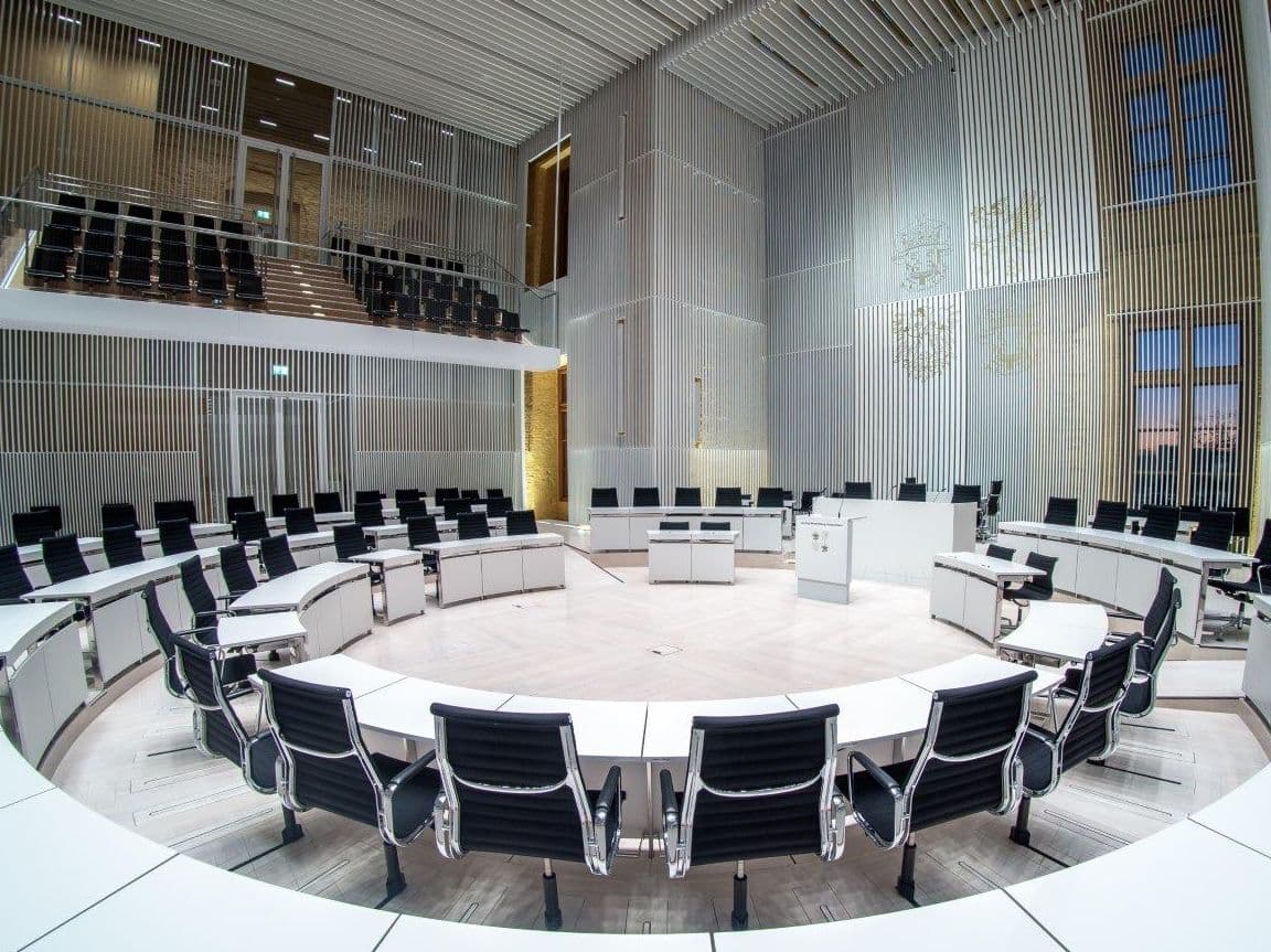 Plenarsaal des Landtages (ehemaliger Goldener Saal)