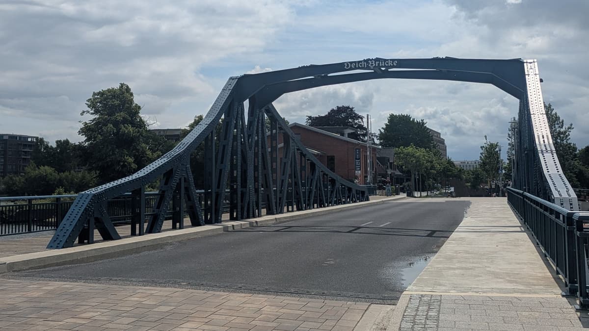 Front Deichbrücke