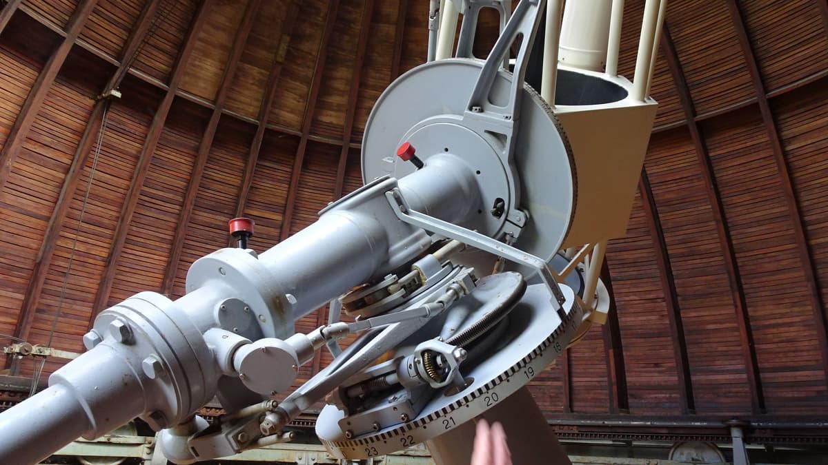 Forststernwarte, Lagerung und Nachführung des mechan. angetriebenen Teleskops