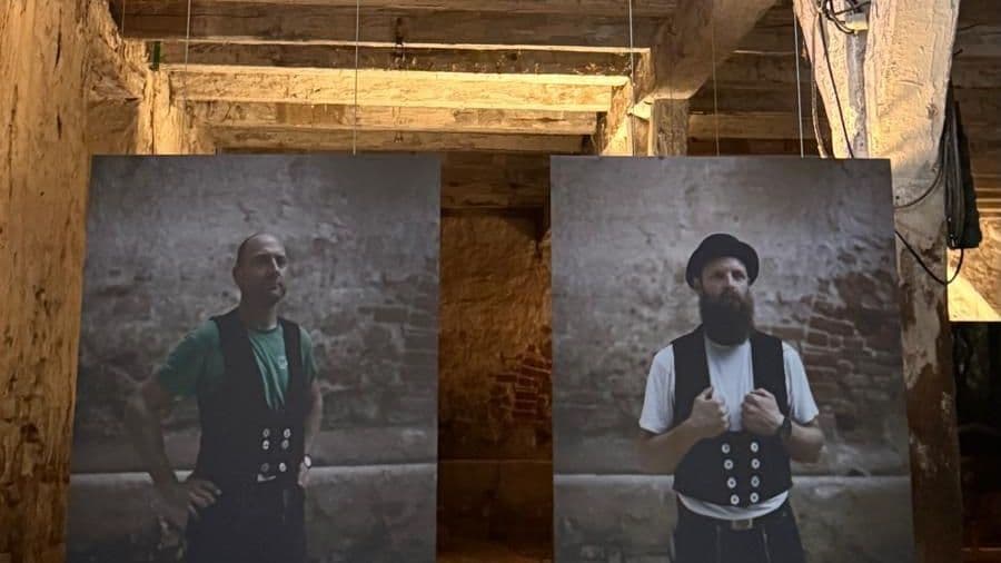 Bleesern, Ausstellung der französischen Fotokünstlerin Chrystel Lebas