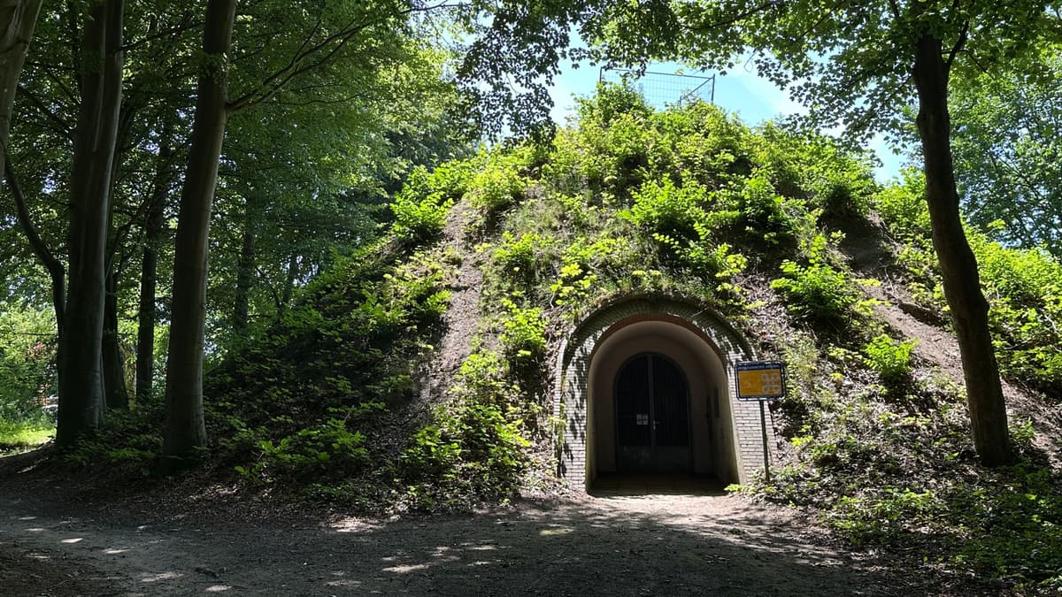 Der GeSCHICHTENberg von außen