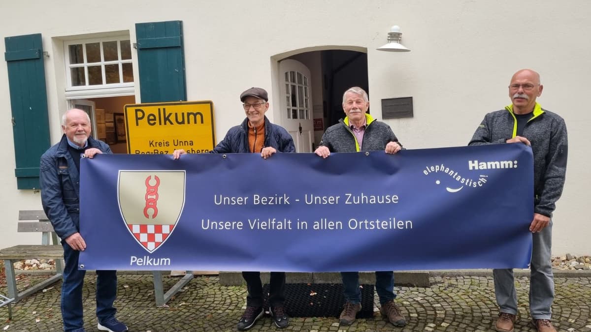 Ortsheimatpfleger von Pelkum-Dorf, Lerche und Weetfeld/Selmingerheide (v. l. n. r.: Gisbert Hielscher, Dieter Funke, Dieter Güldenhaupt und Friedhelm Gerling)