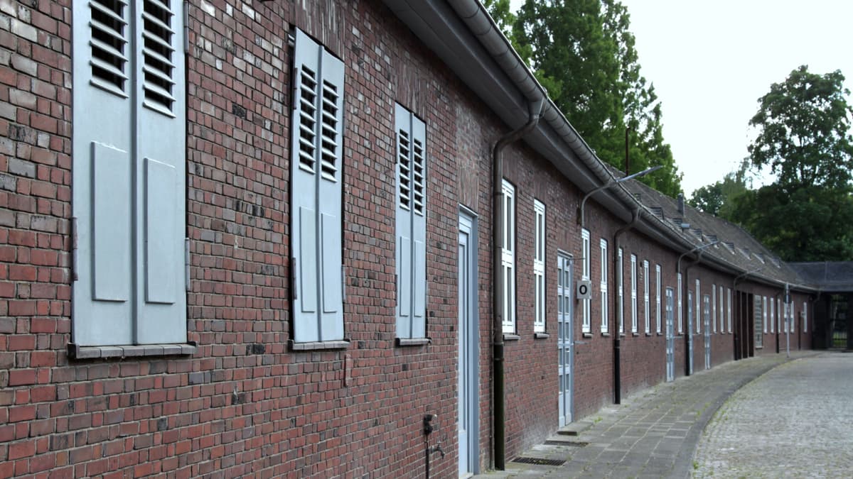 Ehemalige Polizeikaserne Mönchengladbach - Fassadenansicht vom Innenhof