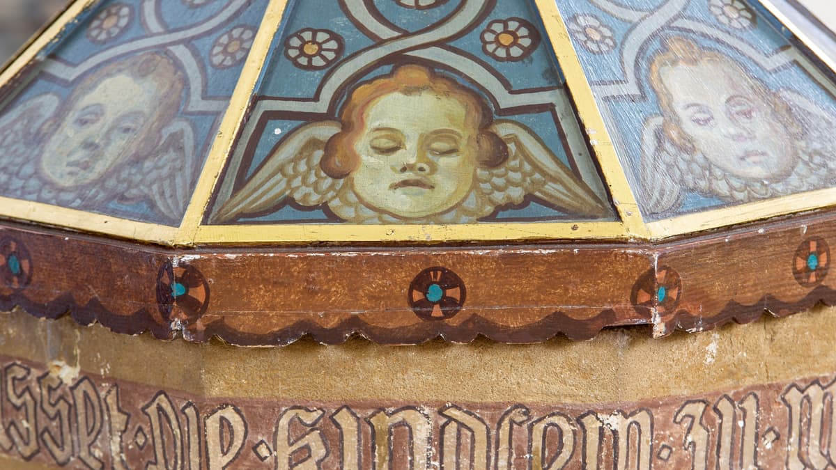 Deckel des Taufsteines