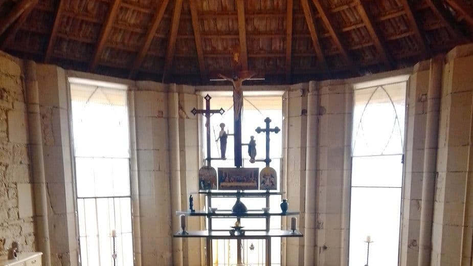 Chor auf halber Höhe