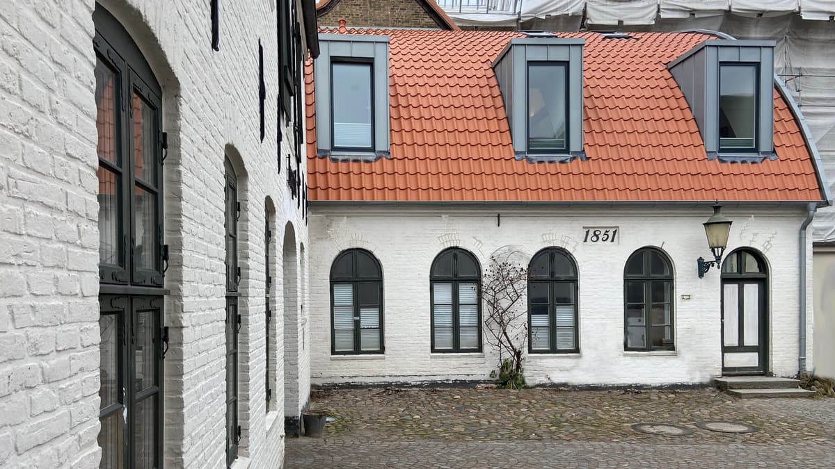 Brasseriehof, Tonnendachflügel