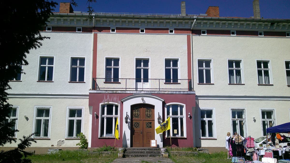 Eingang Schloss parchen