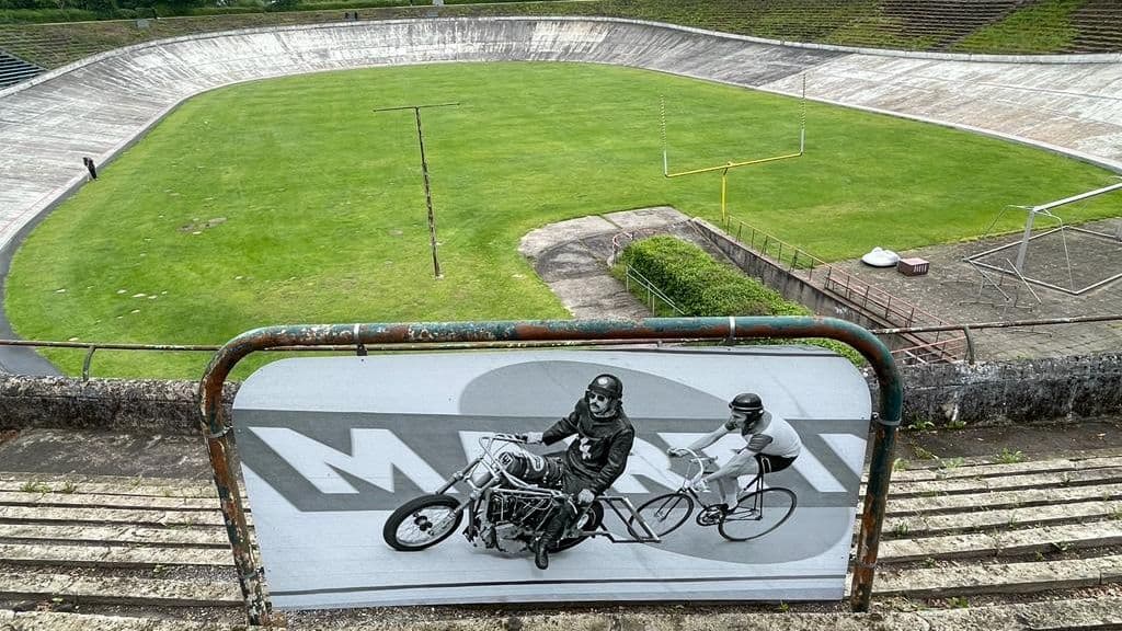 Historische Großfotos in den Wellenbrechern