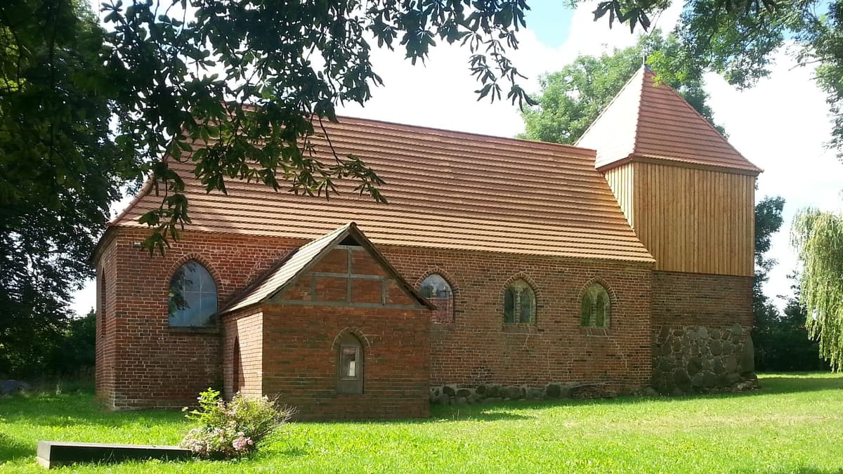 Die Dorfkirche Müsselmow 2014
