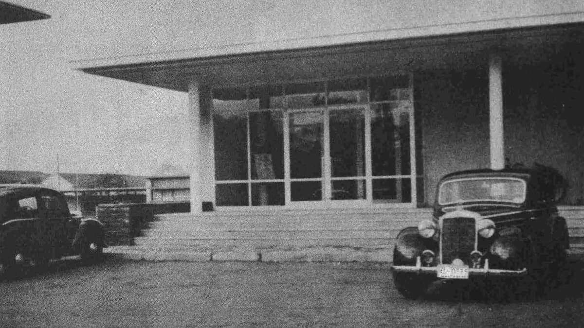Amerikanischer Club, Südfassade 1952