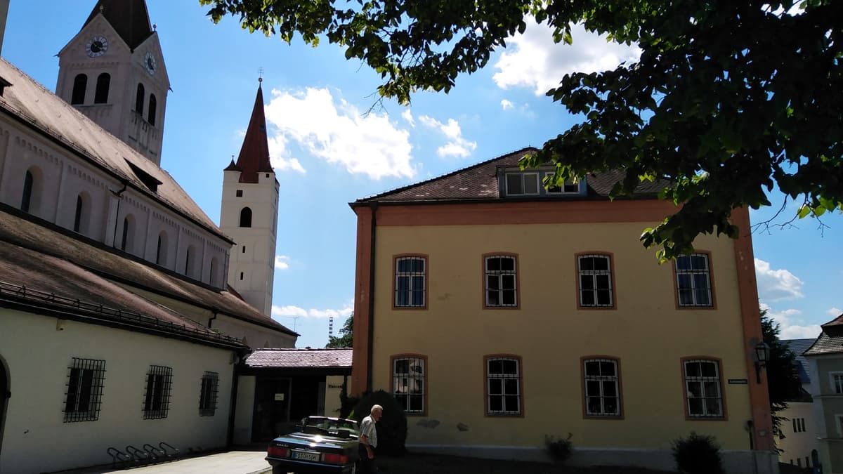 Eingang Heimatmuseum am Kastulusplatz