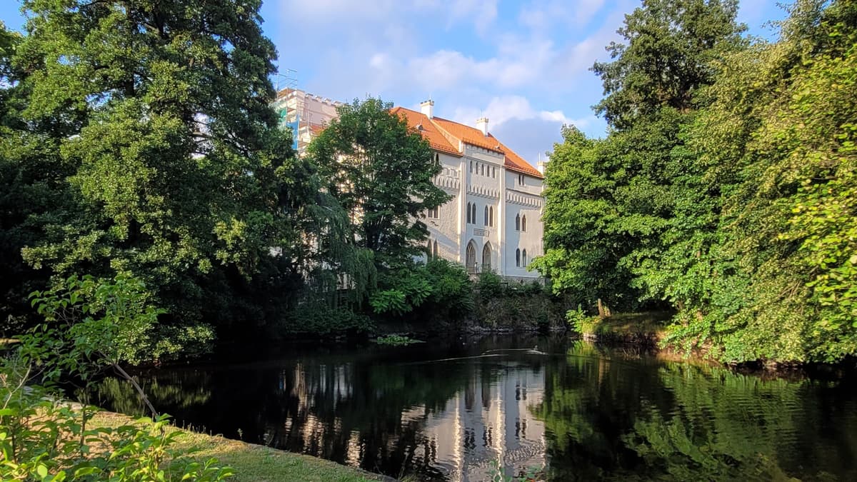 Schloss Seifersdorf nach Abbau des Baugerüstes am Südflügel