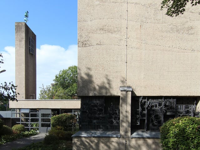 Kath. St.-Johannes-der-Täufer-Klinikkirche mit Forum