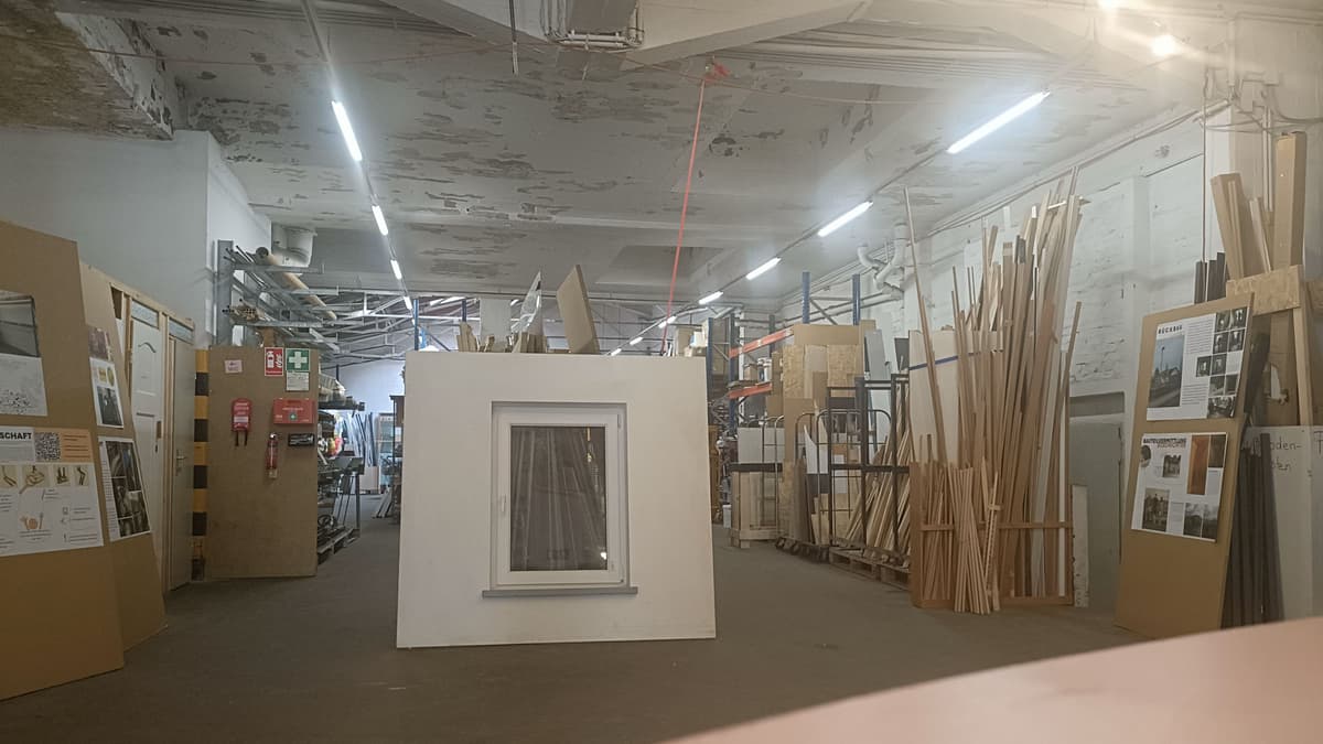 Wiederbelebung des Leerstandes: Verkaufslager der Bauteilbörse