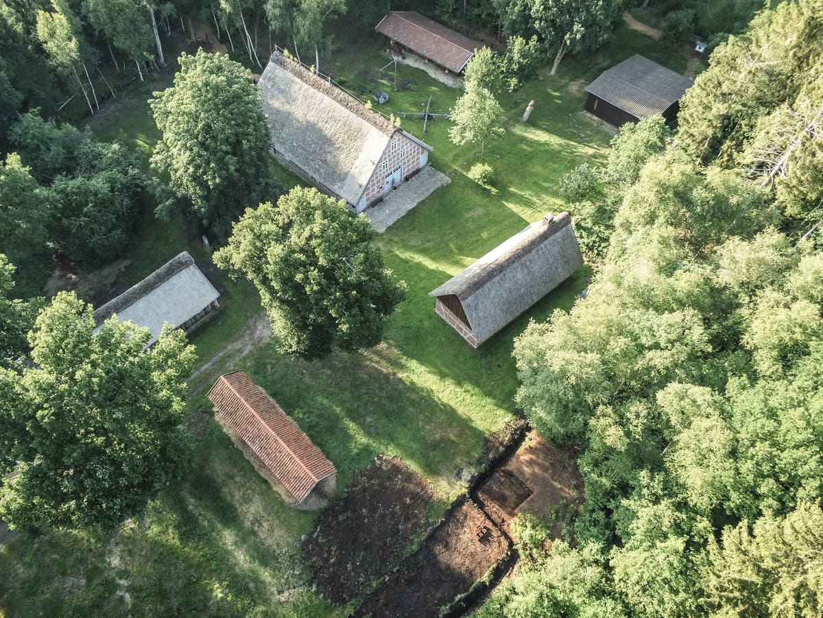 Luftaufnahme Historischer Moorhof Augustendorf