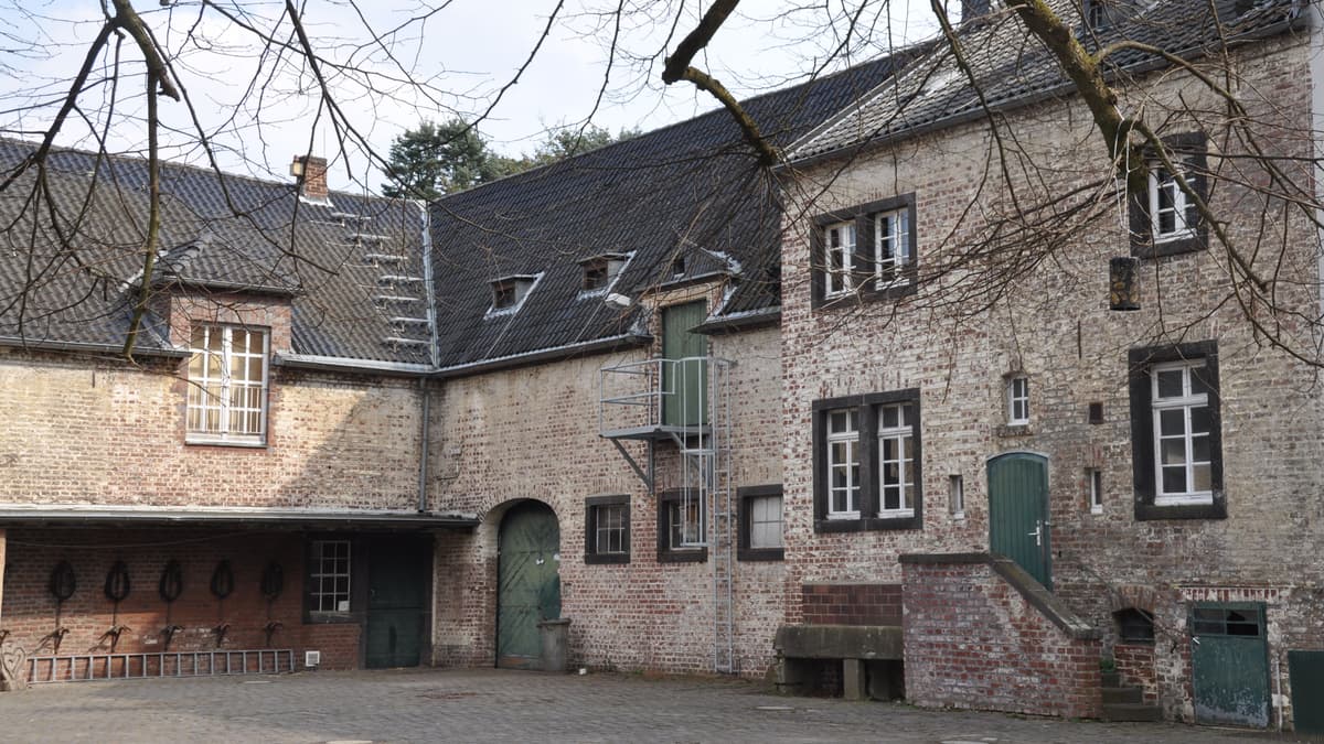 Altbau im Lindenhof