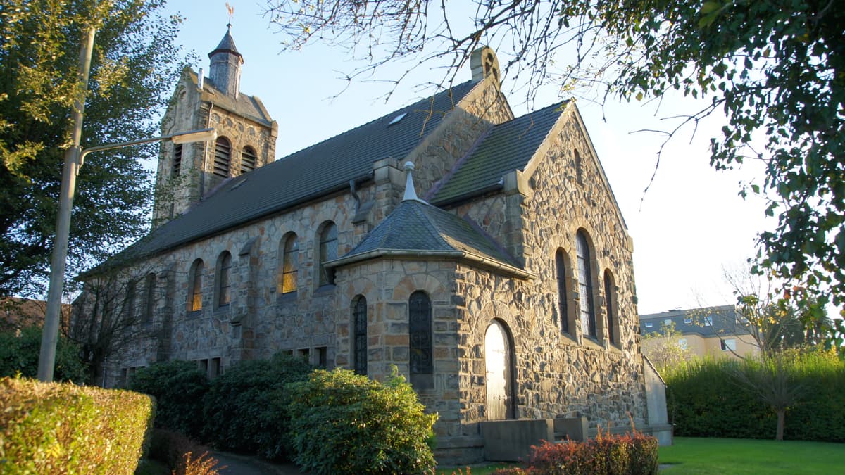 Ev. Kirche Witten-Stockum mit Seitenschiff