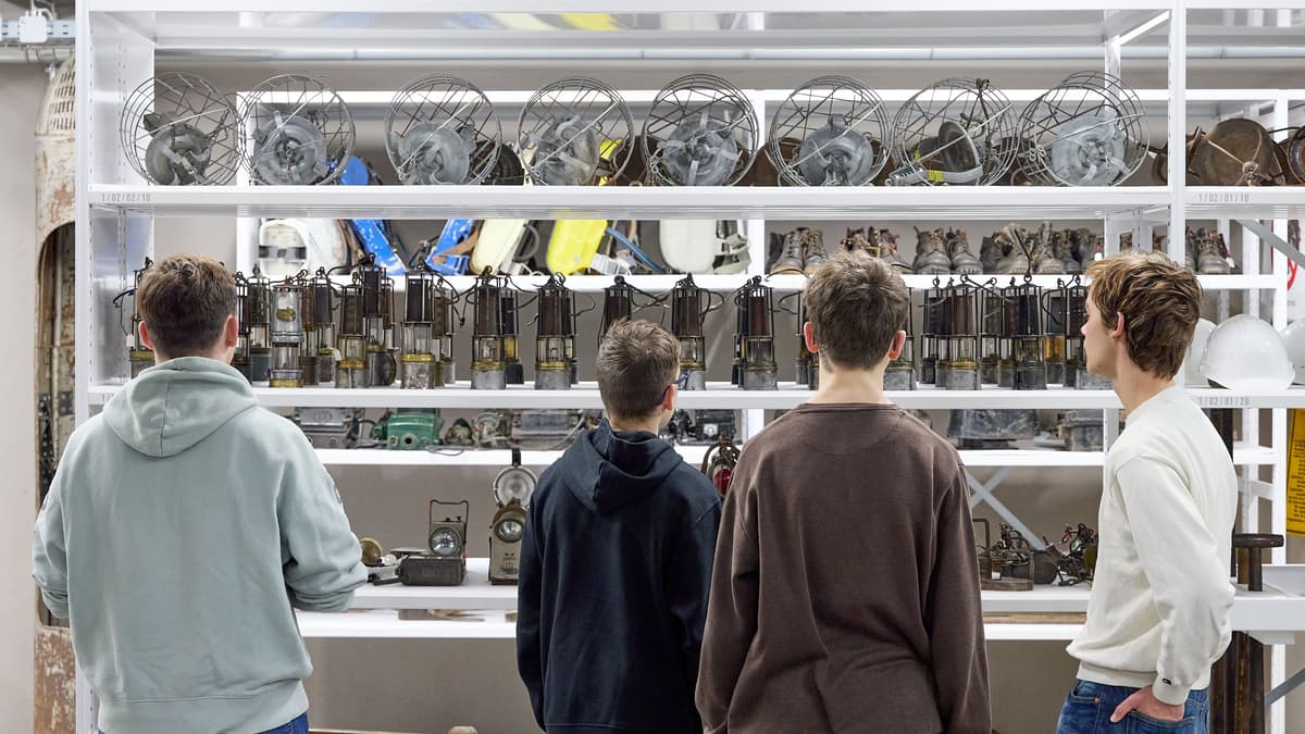 Menschen im Schaudepot
