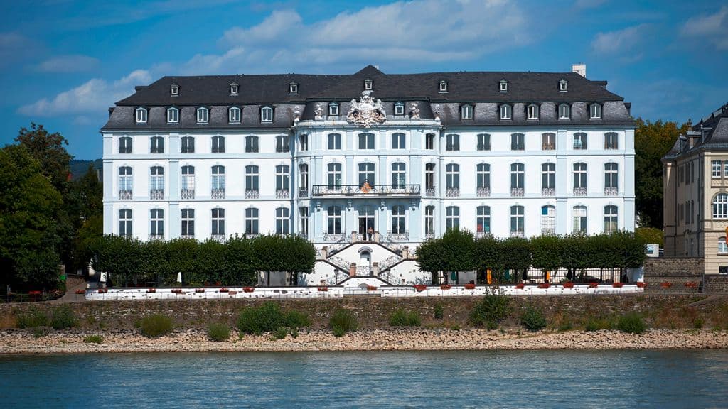 Schloss Engers, Rheinseite
