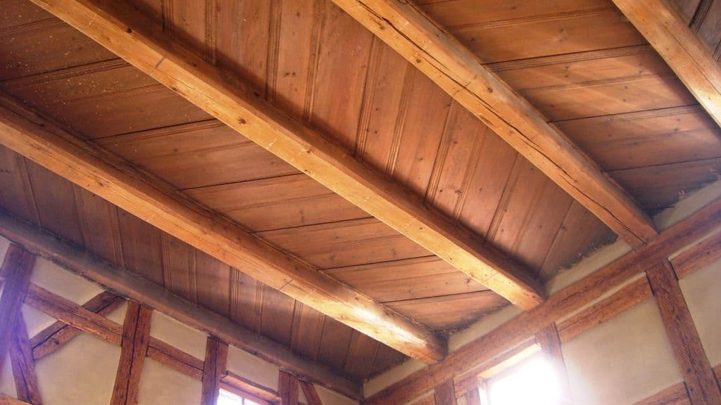 Holzdecke der Guten Stube