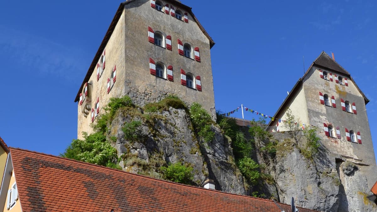 Ehemaliges Brauhaus mit Burg