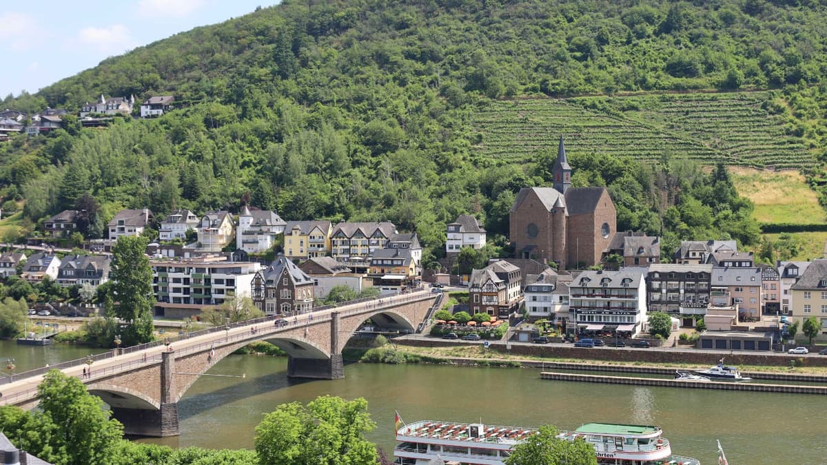 St. Remaclus Cond, von Westen