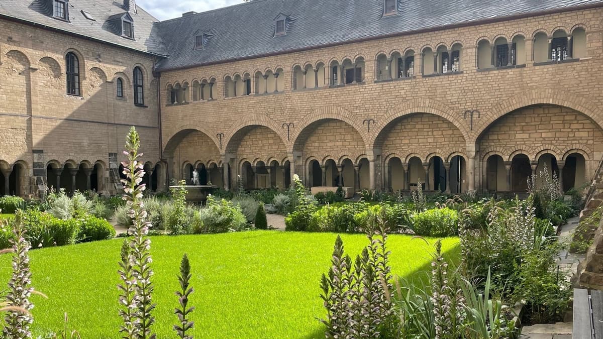 Kreuzgang des Bonner Münsters
