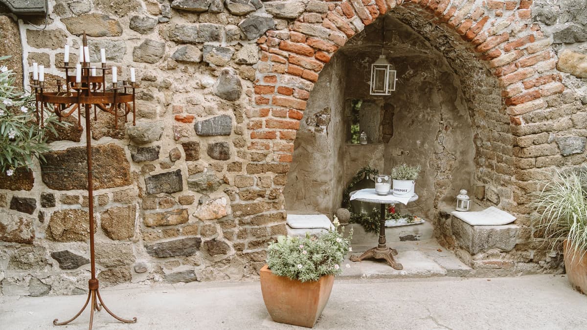Sitznische Turmruine
