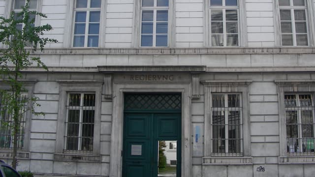Regierungsgebäude am Theaterplatz